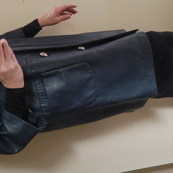 Early 60s Slate Blue Leather Coat Size 6 - Picture 11 of 17